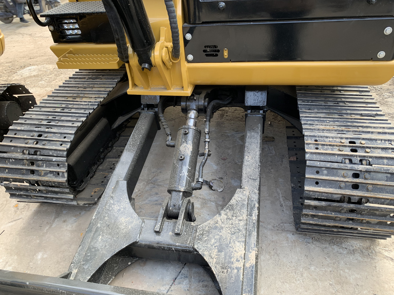CATERPILLAR 305.5E2 - حفارات زحافة: صور 4 CATERPILLAR 305.5E2 - حفارات زحافة: صور 4