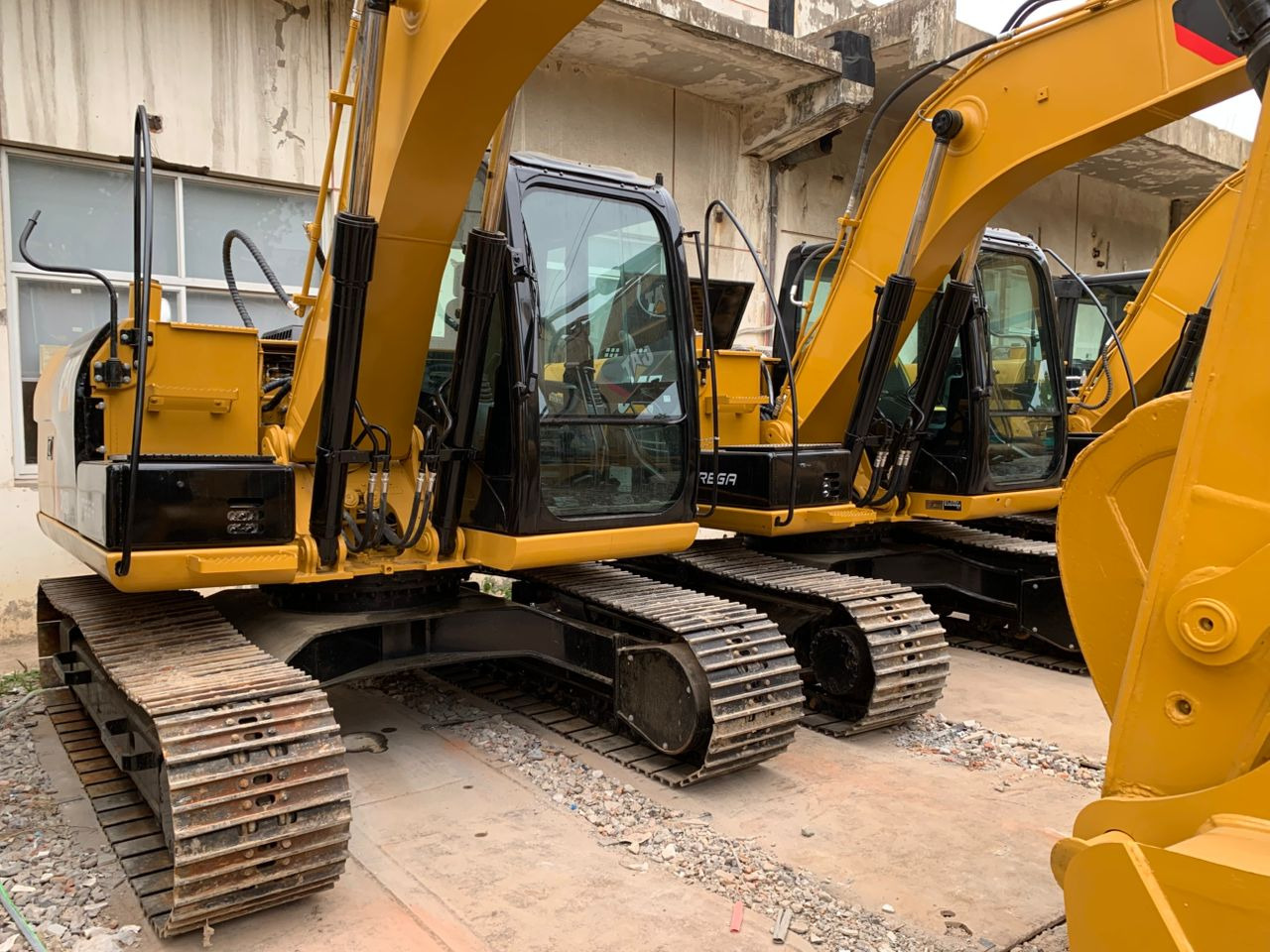 CATERPILLAR 312D2GC - حفارات زحافة: صور 1 CATERPILLAR 312D2GC - حفارات زحافة: صور 1