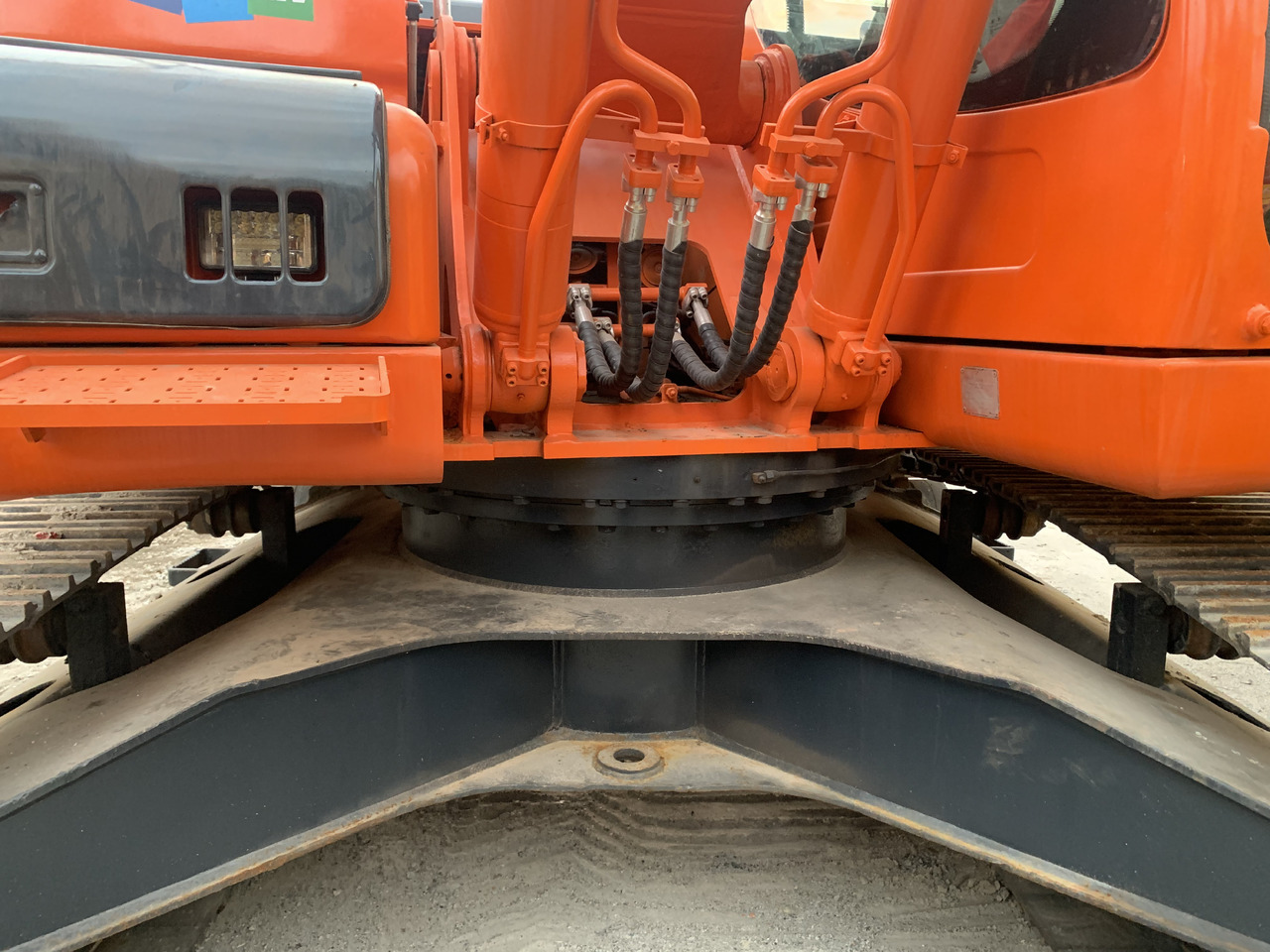 DOOSAN DX225LC - حفارة على عجلات: صور 3 DOOSAN DX225LC - حفارة على عجلات: صور 3
