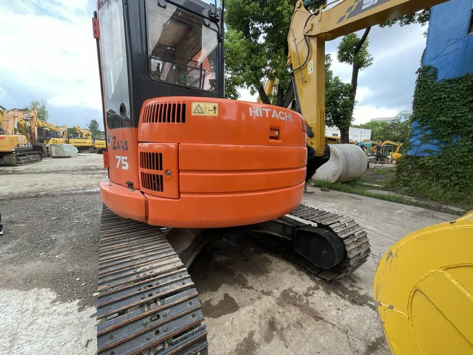 Hitachi ZAXIS 75 - حفارة مصغرة: صور 4 Hitachi ZAXIS 75 - حفارة مصغرة: صور 4