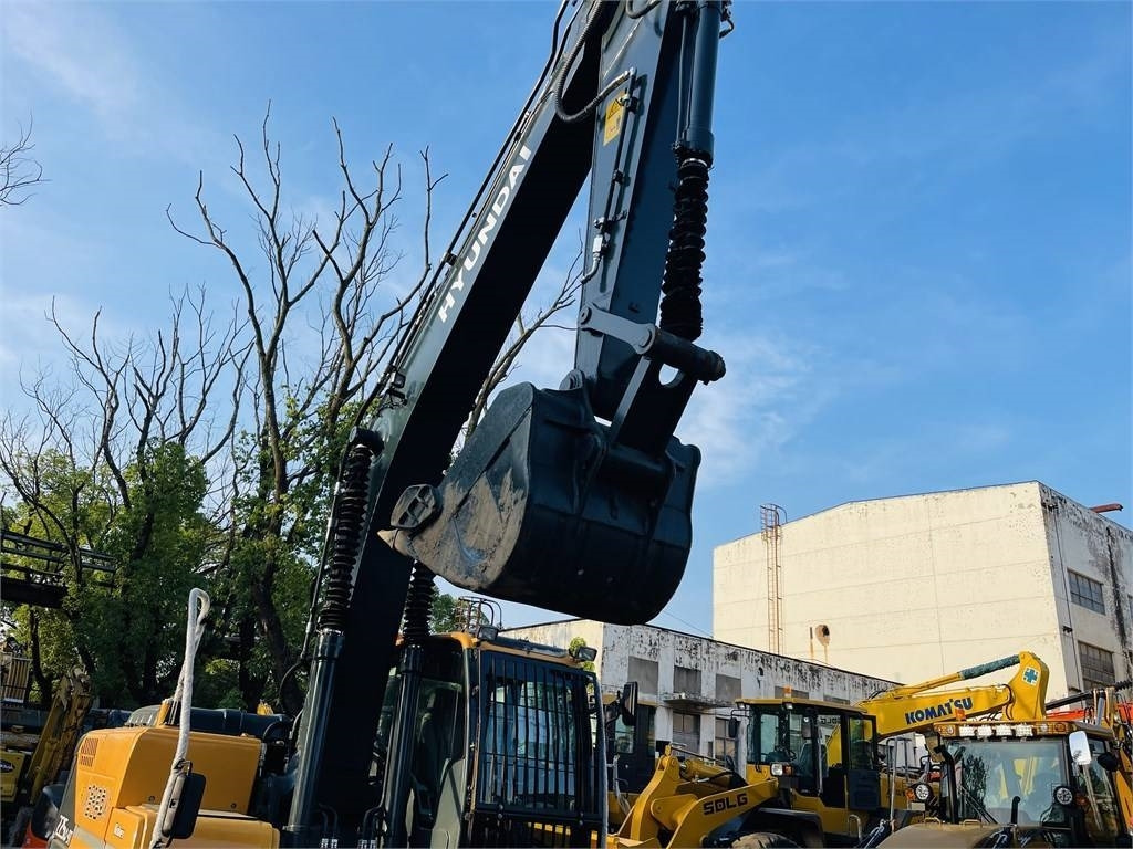 Hyundai 225 lc 9t - حفارات زحافة: صور 4 Hyundai 225 lc 9t - حفارات زحافة: صور 4