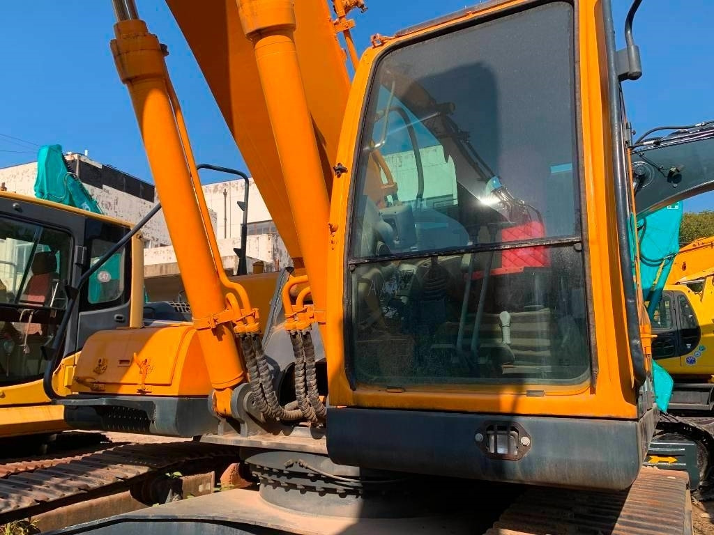 Hyundai 305LC-9T - حفارات زحافة: صور 2 Hyundai 305LC-9T - حفارات زحافة: صور 2