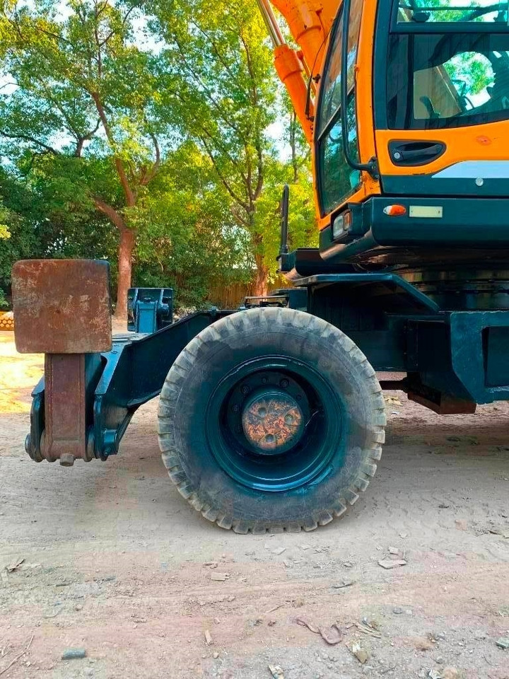 Hyundai R210W-9T - حفارات زحافة: صور 4 Hyundai R210W-9T - حفارات زحافة: صور 4
