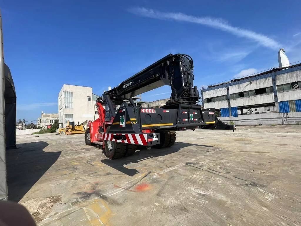 Kalmar DRF 450-650S5 - رافعة لجميع التضاريس: صور 3 Kalmar DRF 450-650S5 - رافعة لجميع التضاريس: صور 3