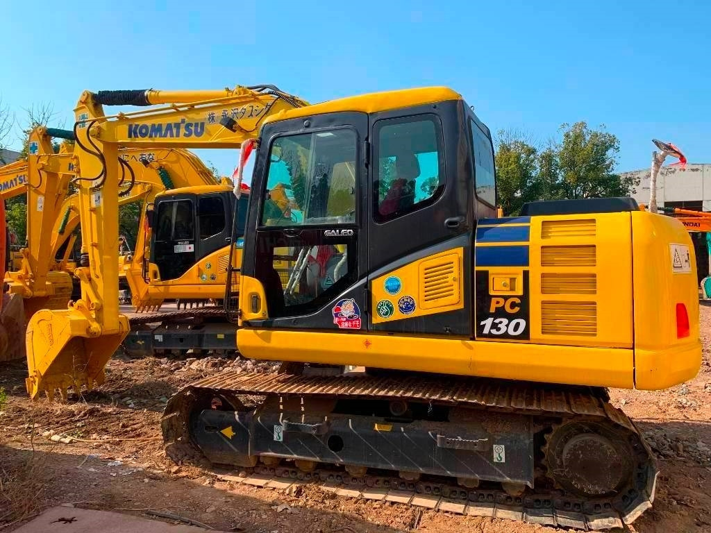 Komatsu PC 130 - حفارات زحافة: صور 1 Komatsu PC 130 - حفارات زحافة: صور 1