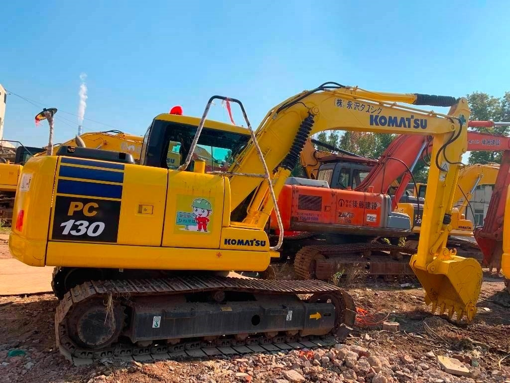 Komatsu PC 130 - حفارات زحافة: صور 2 Komatsu PC 130 - حفارات زحافة: صور 2