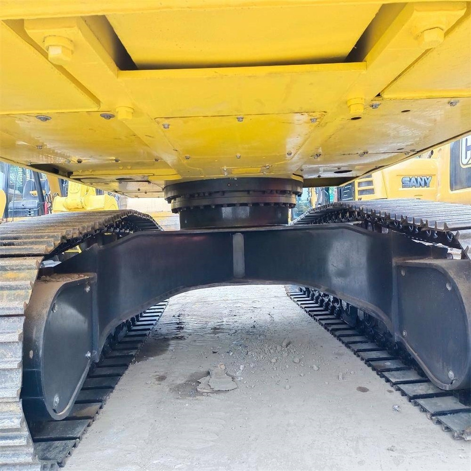 Komatsu PC 220 - حفارات زحافة: صور 3 Komatsu PC 220 - حفارات زحافة: صور 3