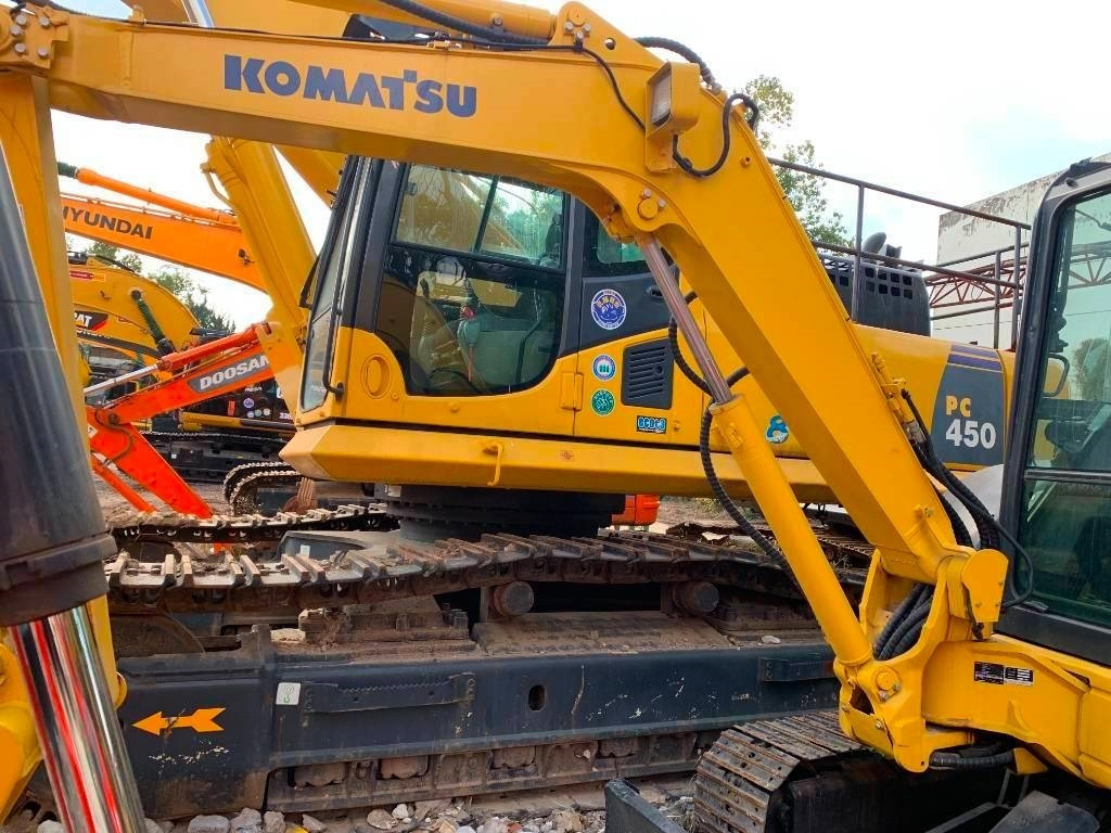 Komatsu PC 450 - حفارات زحافة: صور 2 Komatsu PC 450 - حفارات زحافة: صور 2