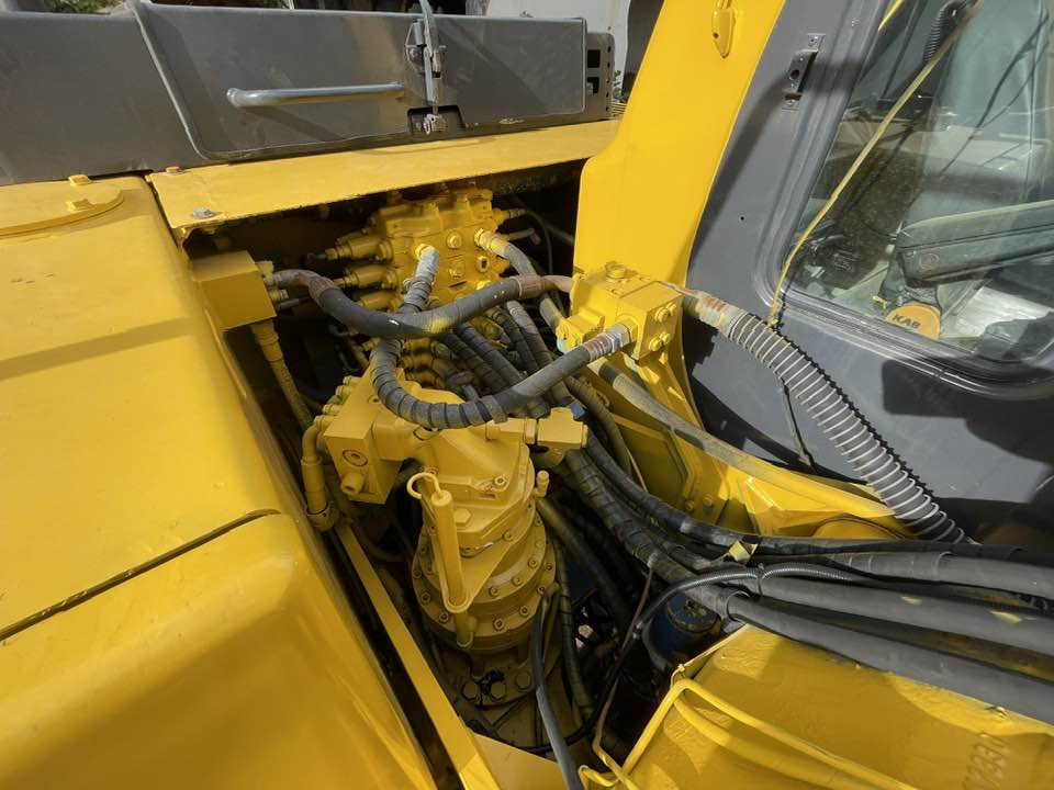 Komatsu PW160-8 - حفارة على عجلات: صور 4 Komatsu PW160-8 - حفارة على عجلات: صور 4