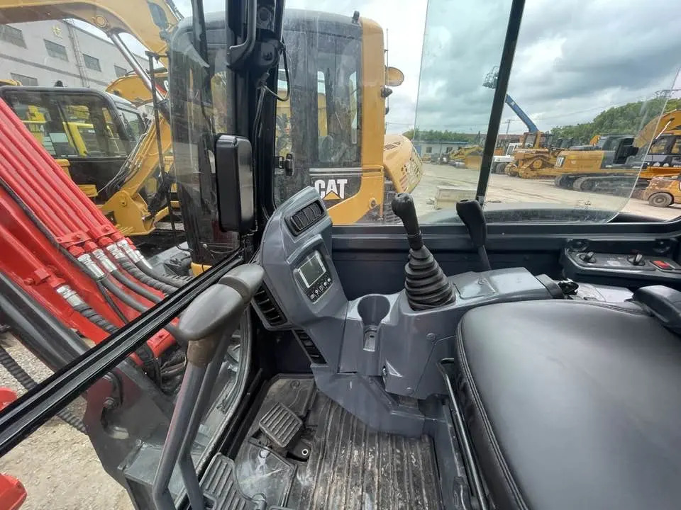 Kubota KX165-5 - حفارة مصغرة: صور 4 Kubota KX165-5 - حفارة مصغرة: صور 4