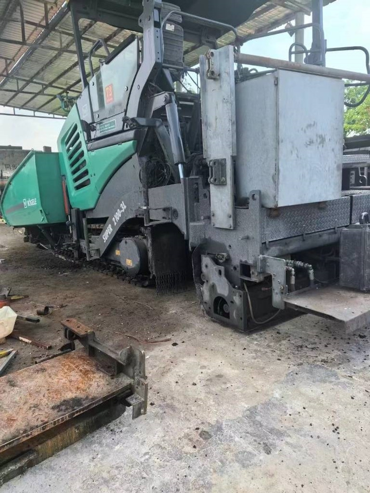 Vögele Super 2100-3 - العامل بالقار: صور 1 Vögele Super 2100-3 - العامل بالقار: صور 1