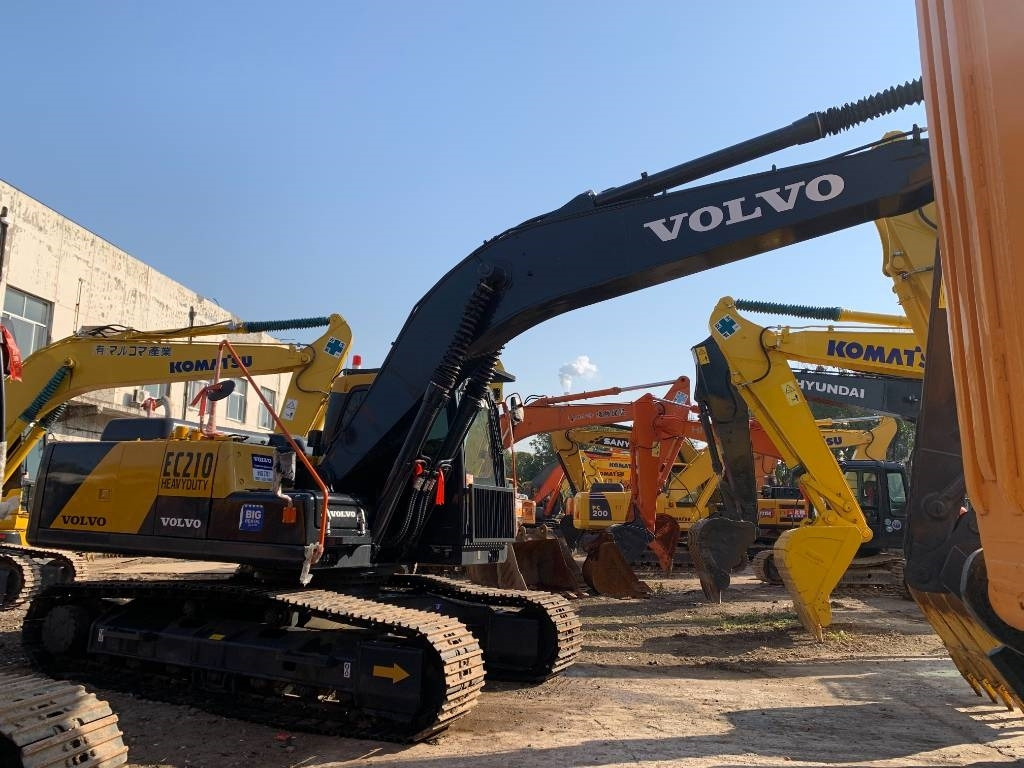 Volvo EC 210 - حفارات زحافة: صور 2 Volvo EC 210 - حفارات زحافة: صور 2