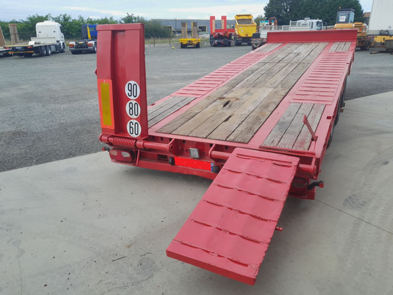 Louault 3 essieux centraux 31t500 basculent plant carrier / low loader Trailer - عربة مسطحة منخفضة مقطورة: صور 2 Louault 3 essieux centraux 31t500 basculent plant carrier / low loader Trailer - عربة مسطحة منخفضة مقطورة: صور 2