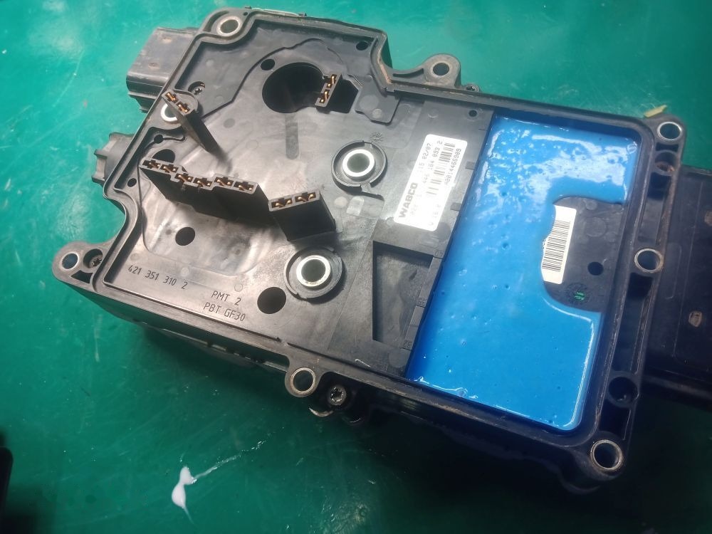 WABCO Naprawa sterownik skrzyni biegów Mercedes Actros mp2 mp3 eps3 - النظام الكهربائي - شاحنة: صور 5 WABCO Naprawa sterownik skrzyni biegów Mercedes Actros mp2 mp3 eps3 - النظام الكهربائي - شاحنة: صور 5