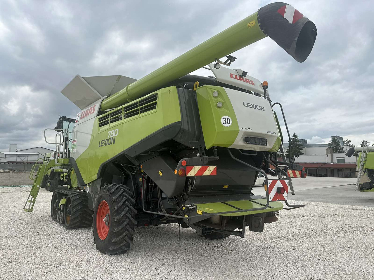 CLAAS LEXION 780 TT, V12.30 - آلة حصاد: صور 3 CLAAS LEXION 780 TT, V12.30 - آلة حصاد: صور 3