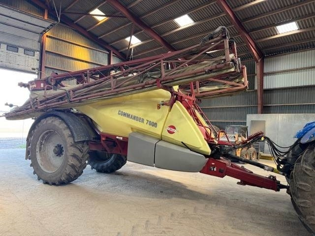 Hardi COMMANDER 7000I TWIN - آلة الرش المقطورة: صور 1 Hardi COMMANDER 7000I TWIN - آلة الرش المقطورة: صور 1