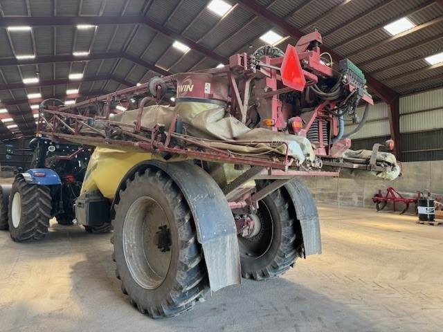 Hardi COMMANDER 7000I TWIN - آلة الرش المقطورة: صور 3 Hardi COMMANDER 7000I TWIN - آلة الرش المقطورة: صور 3