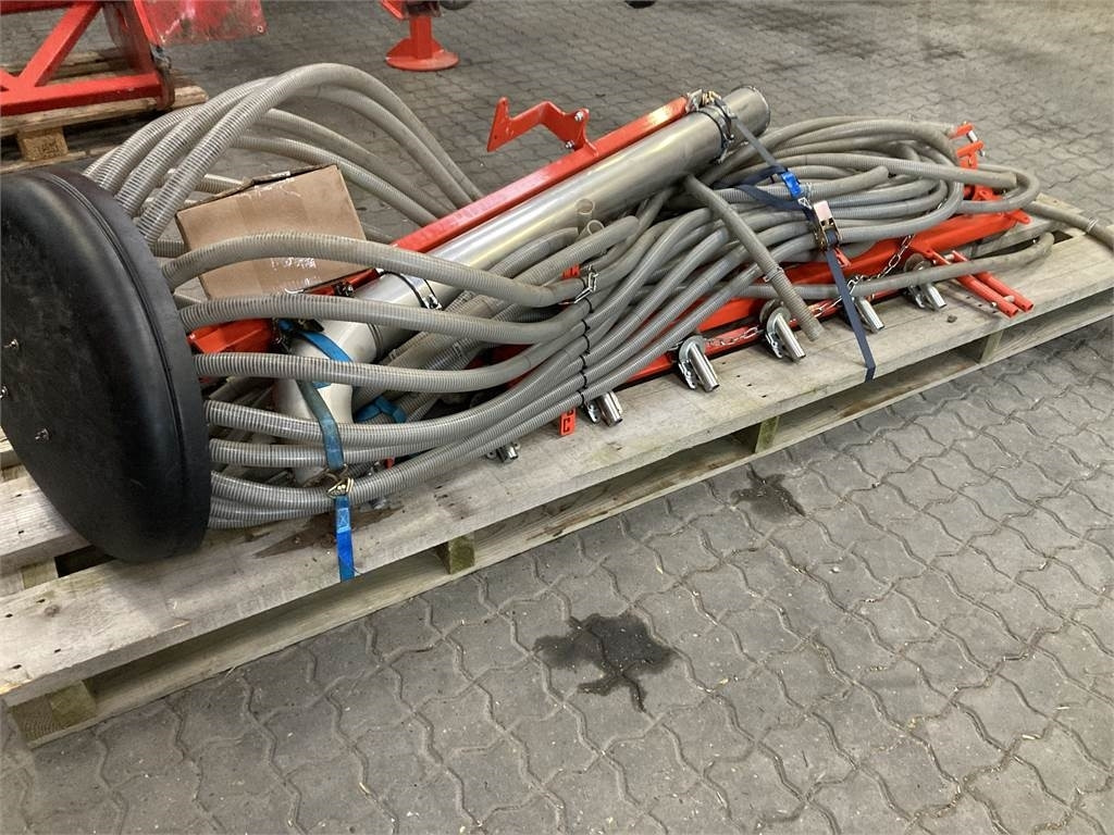 Kuhn TF FORDELERHOVE - آلات البذر والغرس والشتل: صور 1 Kuhn TF FORDELERHOVE - آلات البذر والغرس والشتل: صور 1