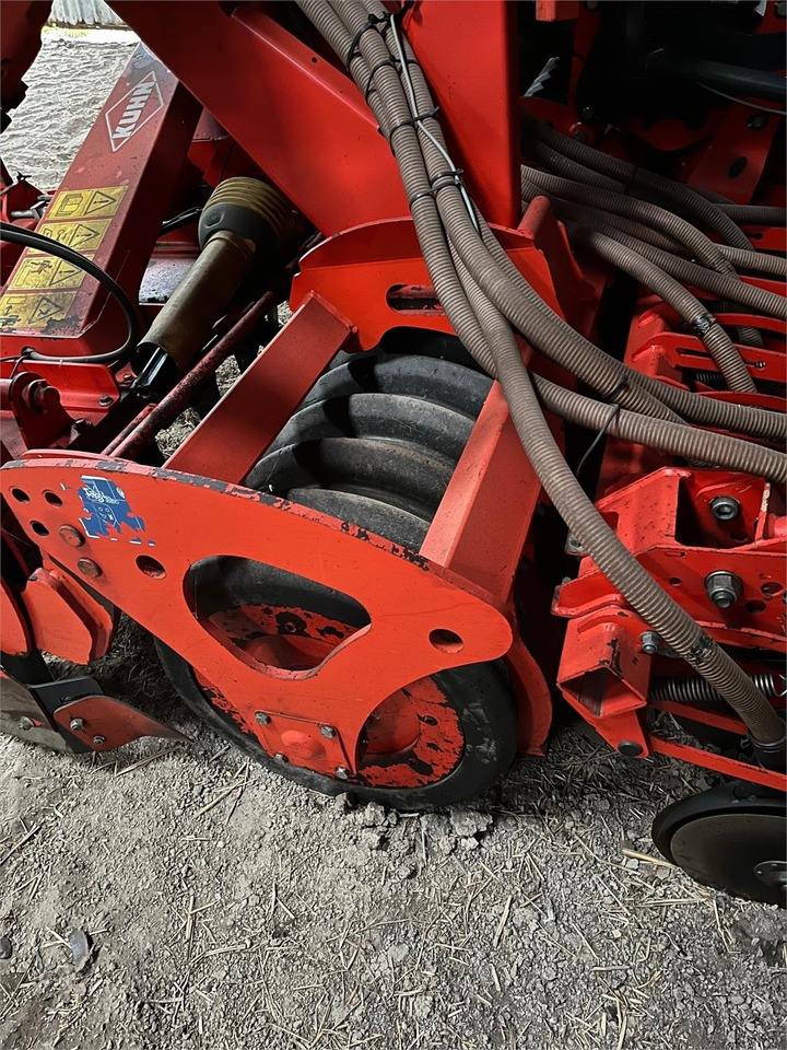 Kuhn VENTA NC4000HR - الة بذر: صور 3 Kuhn VENTA NC4000HR - الة بذر: صور 3