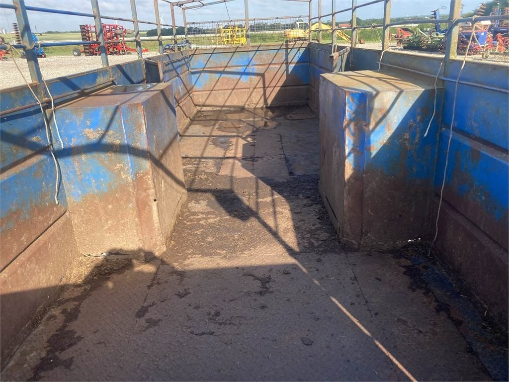 NOC AGRO 8M KREATURVOGN - شاحنة نقل المواشي مقطورة: صور 4 NOC AGRO 8M KREATURVOGN - شاحنة نقل المواشي مقطورة: صور 4