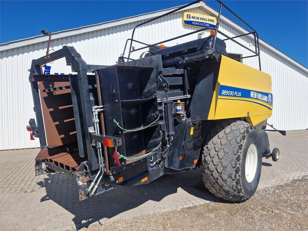 New Holland BB9090 + POMI VOGN - مكبس البالات المستطيله: صور 3 New Holland BB9090 + POMI VOGN - مكبس البالات المستطيله: صور 3