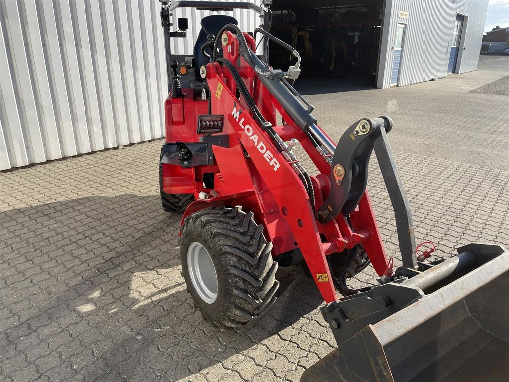 VM Loader 1026 LXE ELECTRIC - لودر مفصلي صغير: صور 2 VM Loader 1026 LXE ELECTRIC - لودر مفصلي صغير: صور 2
