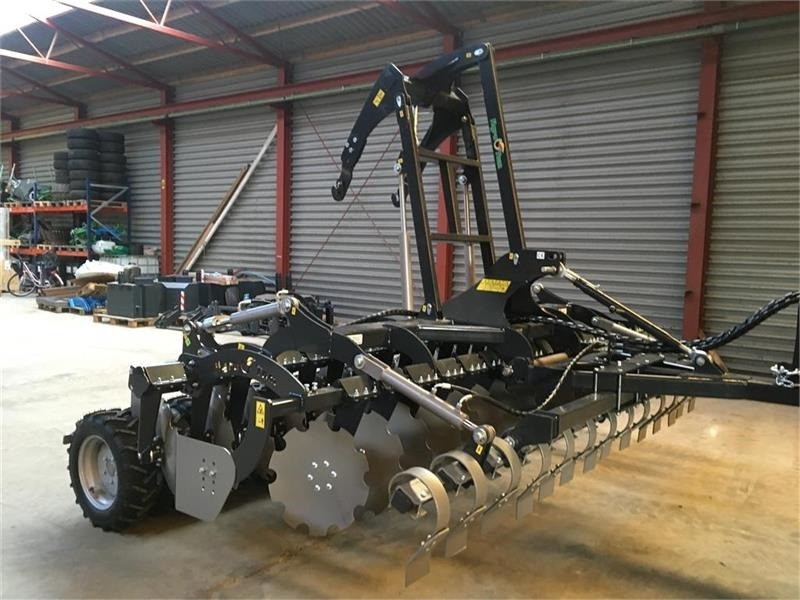 Agro - TOM 4 m. bugseret med slæbeplanke  - قرص مسلفة: صور 1 Agro - TOM 4 m. bugseret med slæbeplanke  - قرص مسلفة: صور 1