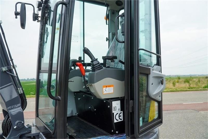 حفارة مصغرة Eurotrac HE26-SR: صور 10