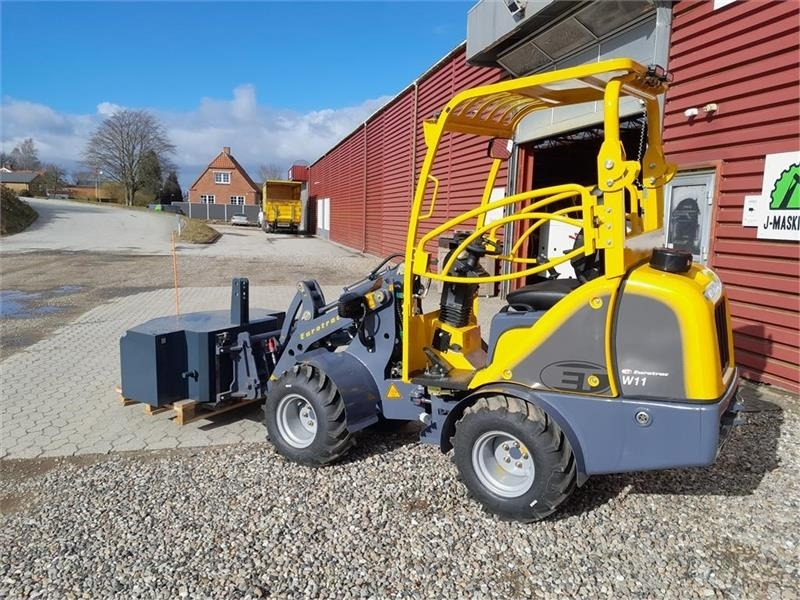 Eurotrac W11 LAV TÅRN - لودر مفصلي صغير: صور 3 Eurotrac W11 LAV TÅRN - لودر مفصلي صغير: صور 3