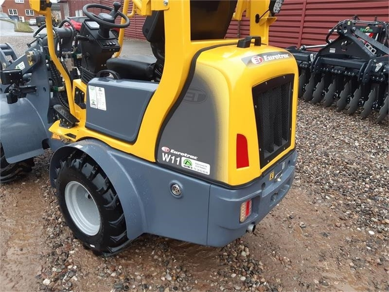 Eurotrac W11 med lav tårn - لودر مفصلي صغير: صور 3 Eurotrac W11 med lav tårn - لودر مفصلي صغير: صور 3