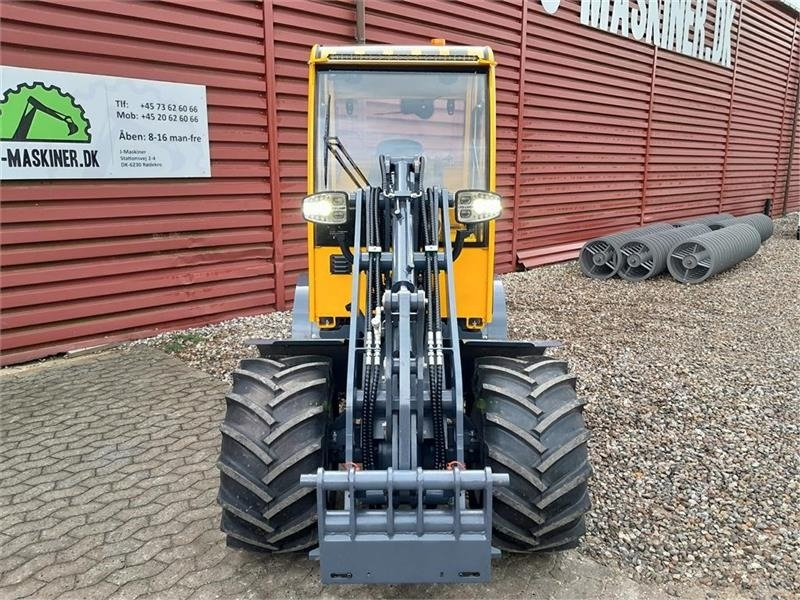 Eurotrac W12S med førerhus, skovl og gafler - لودر مفصلي صغير: صور 5 Eurotrac W12S med førerhus, skovl og gafler - لودر مفصلي صغير: صور 5