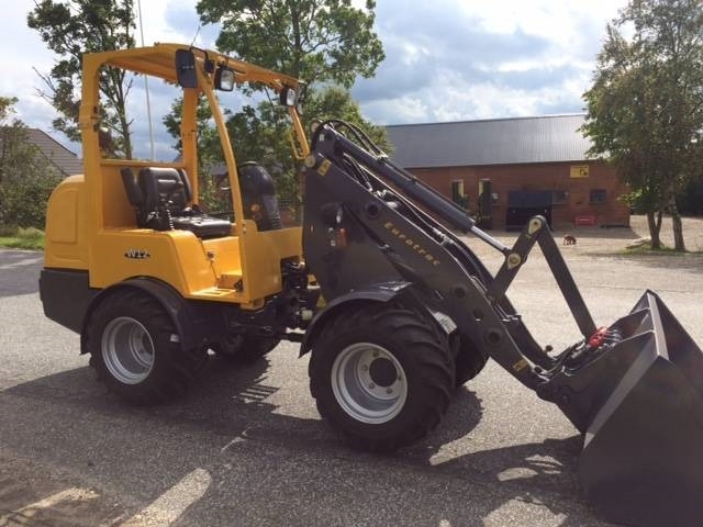 Eurotrac W12 - لودر مفصلي صغير: صور 4 Eurotrac W12 - لودر مفصلي صغير: صور 4