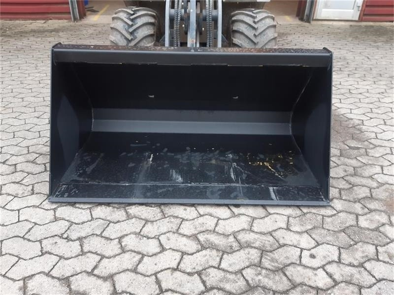 Eurotrac skovl - بكت شيول - آلات البناء: صور 2 Eurotrac skovl - بكت شيول - آلات البناء: صور 2