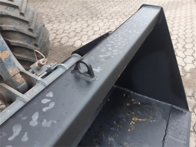 Eurotrac skovl - بكت شيول - آلات البناء: صور 3 Eurotrac skovl - بكت شيول - آلات البناء: صور 3