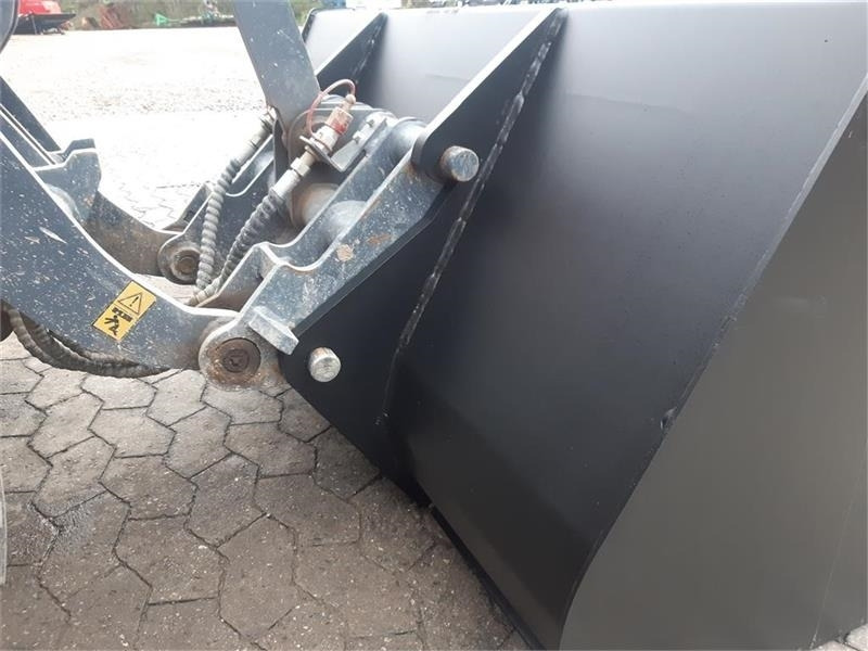 Eurotrac skovl - بكت شيول - آلات البناء: صور 5 Eurotrac skovl - بكت شيول - آلات البناء: صور 5