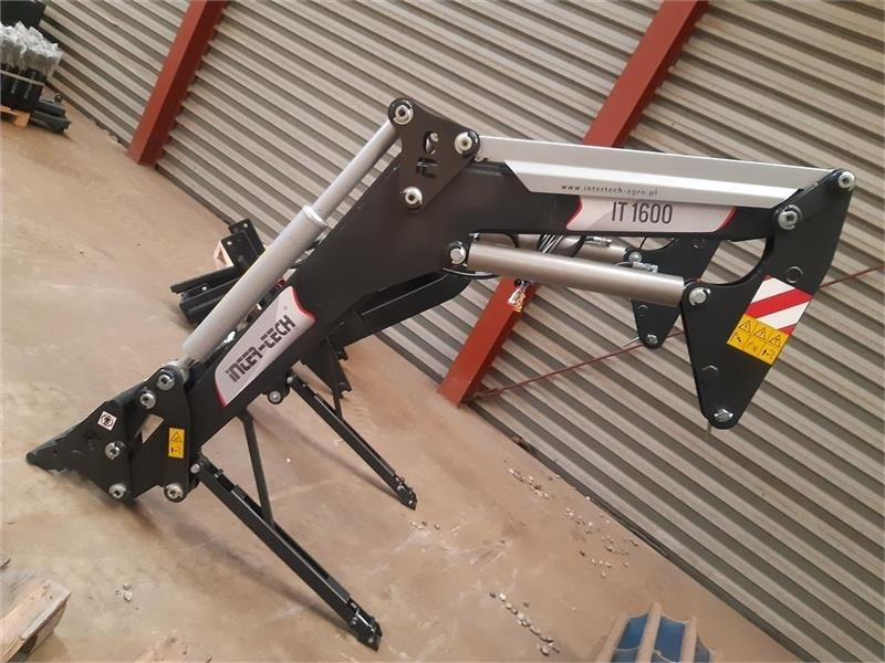 Inter-Tech 1600 - لوادر وحفارات أمامية: صور 1 Inter-Tech 1600 - لوادر وحفارات أمامية: صور 1