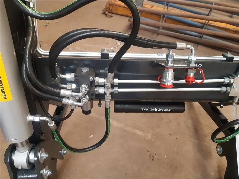 Inter-Tech 1600 - لوادر وحفارات أمامية: صور 4 Inter-Tech 1600 - لوادر وحفارات أمامية: صور 4