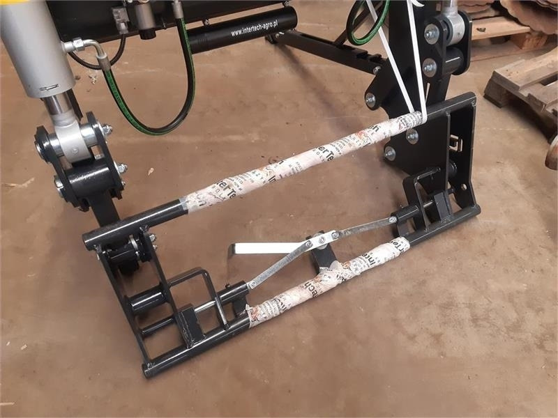 Inter-Tech 1600 - لوادر وحفارات أمامية: صور 5 Inter-Tech 1600 - لوادر وحفارات أمامية: صور 5