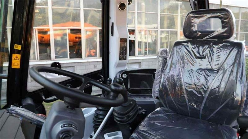 Lonking 83C Fabriks ny - حفار متعدد الاستخدام: صور 5 Lonking 83C Fabriks ny - حفار متعدد الاستخدام: صور 5