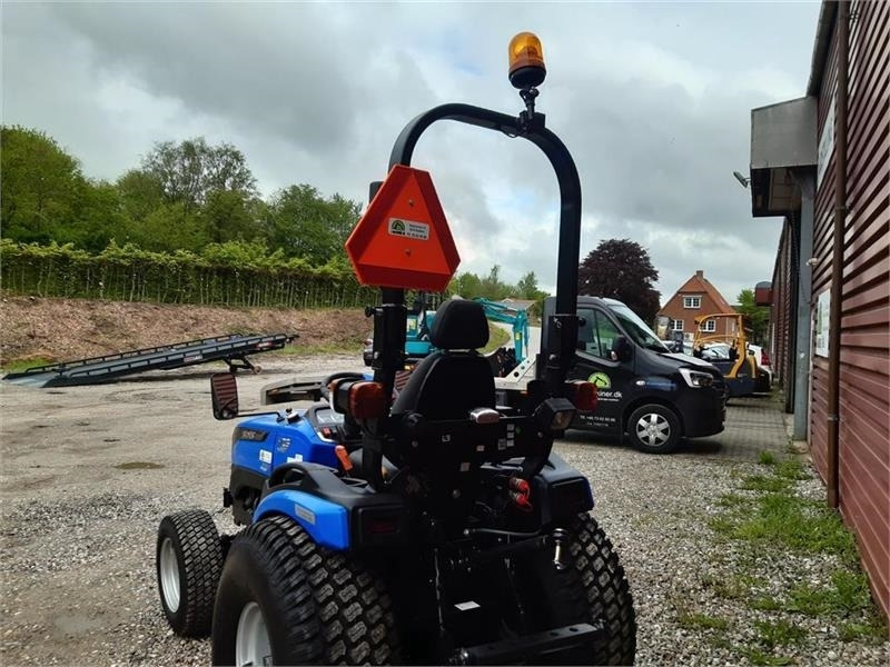 Solis 26 hst - جرارات البلدية: صور 4 Solis 26 hst - جرارات البلدية: صور 4