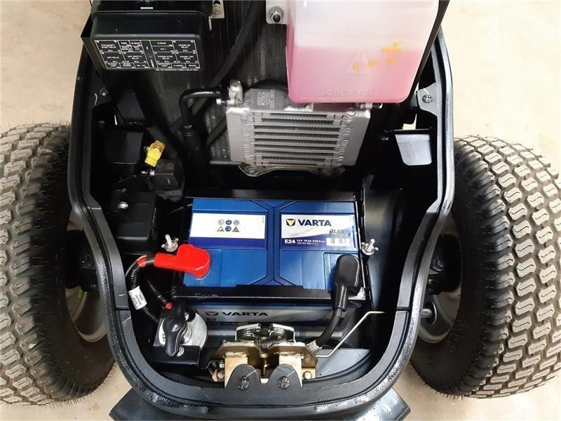 Solis 26 hst - جرارات البلدية: صور 5 Solis 26 hst - جرارات البلدية: صور 5