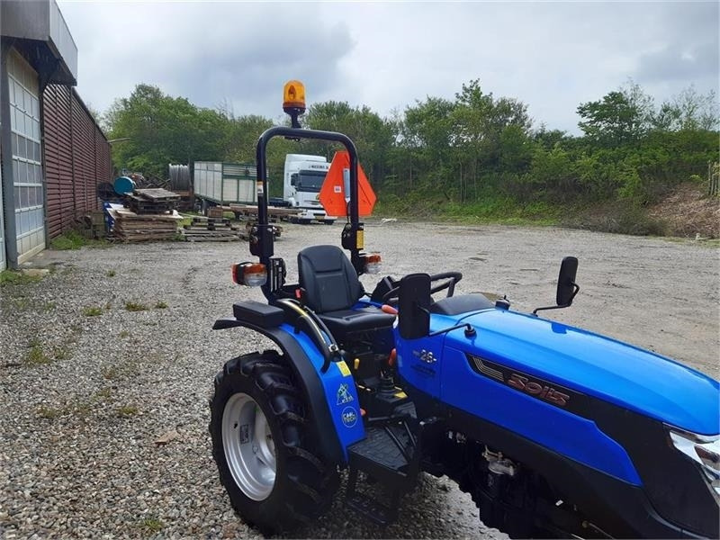 جرارات البلدية Solis 26 servostyring og brede traktor dæk: صور 6 جرارات البلدية Solis 26 servostyring og brede traktor dæk: صور 6