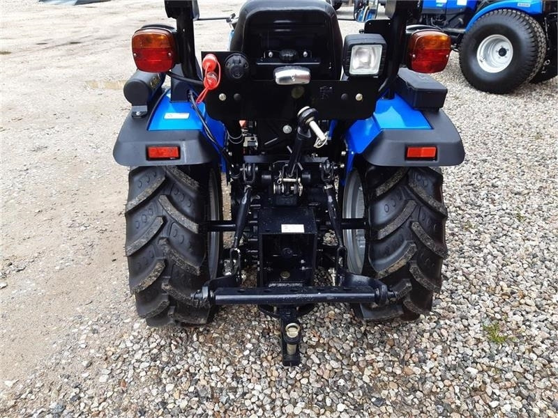 Solis 26 servostyring og brede traktor dæk - جرارات البلدية: صور 3 Solis 26 servostyring og brede traktor dæk - جرارات البلدية: صور 3