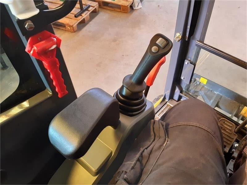 تأجير XCMG xe20e  XCMG xe20e: صور 15