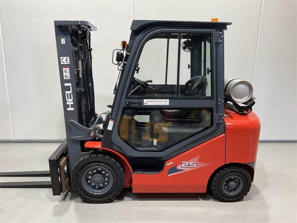 Heli CPYD25 - رافعة شوكية تعمل بالغاز: صور 3 Heli CPYD25 - رافعة شوكية تعمل بالغاز: صور 3