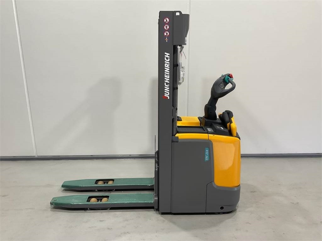 Jungheinrich ERC 214 - معدات تكديس: صور 3 Jungheinrich ERC 214 - معدات تكديس: صور 3