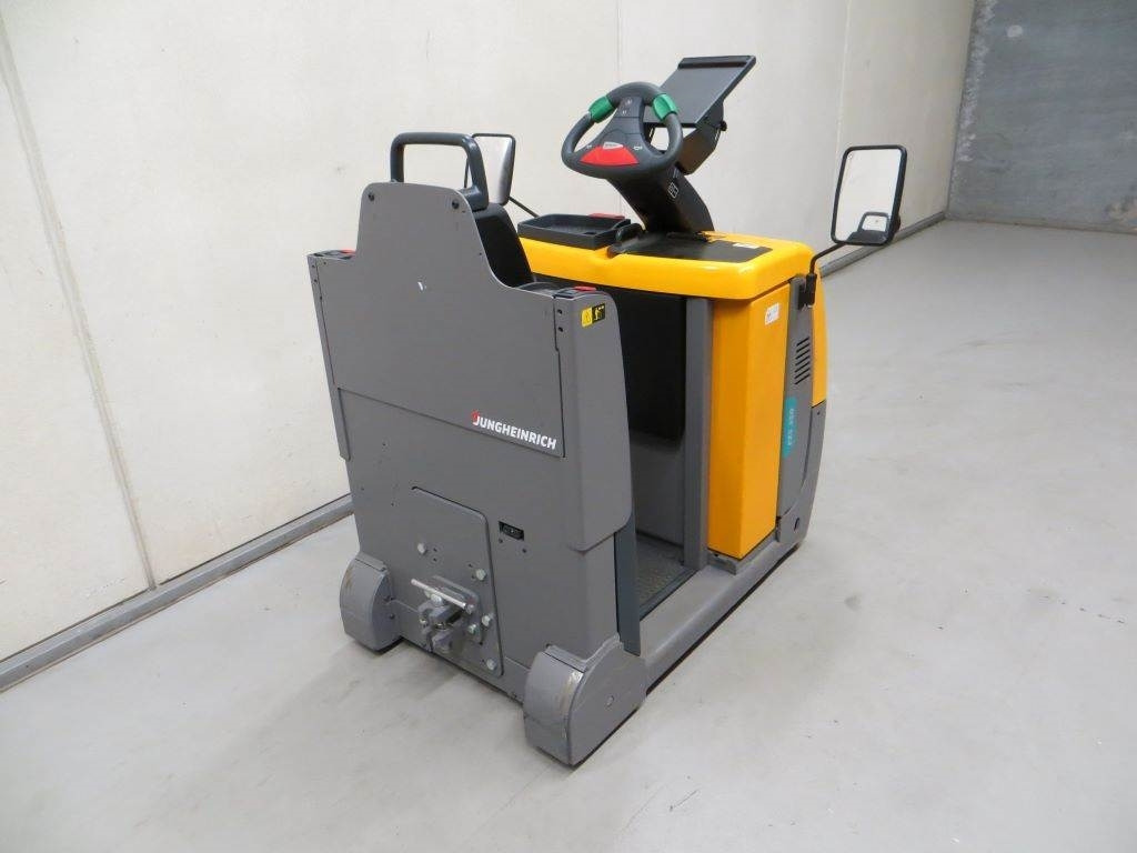 Jungheinrich EZS 350 - جرارات صالات المطارات: صور 4 Jungheinrich EZS 350 - جرارات صالات المطارات: صور 4