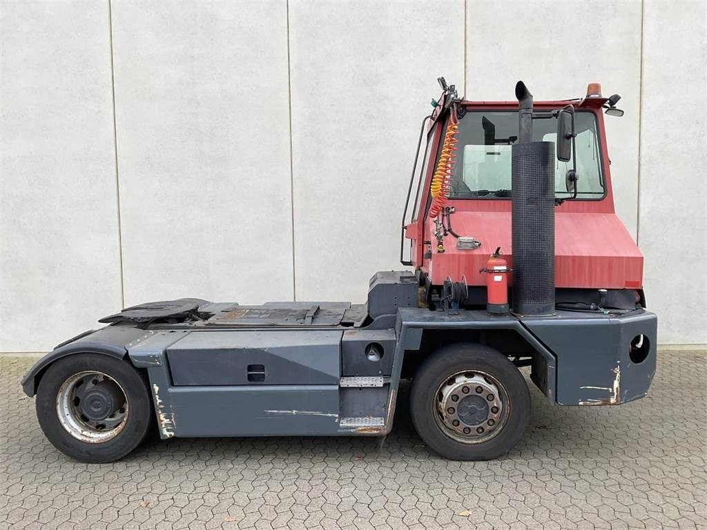 Kalmar TT2000 - جرارات صالات المطارات: صور 1 Kalmar TT2000 - جرارات صالات المطارات: صور 1