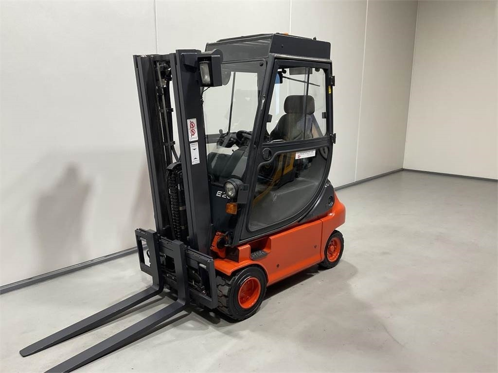 Linde E20P-02 - رافعة شوكية كهربائية: صور 4 Linde E20P-02 - رافعة شوكية كهربائية: صور 4