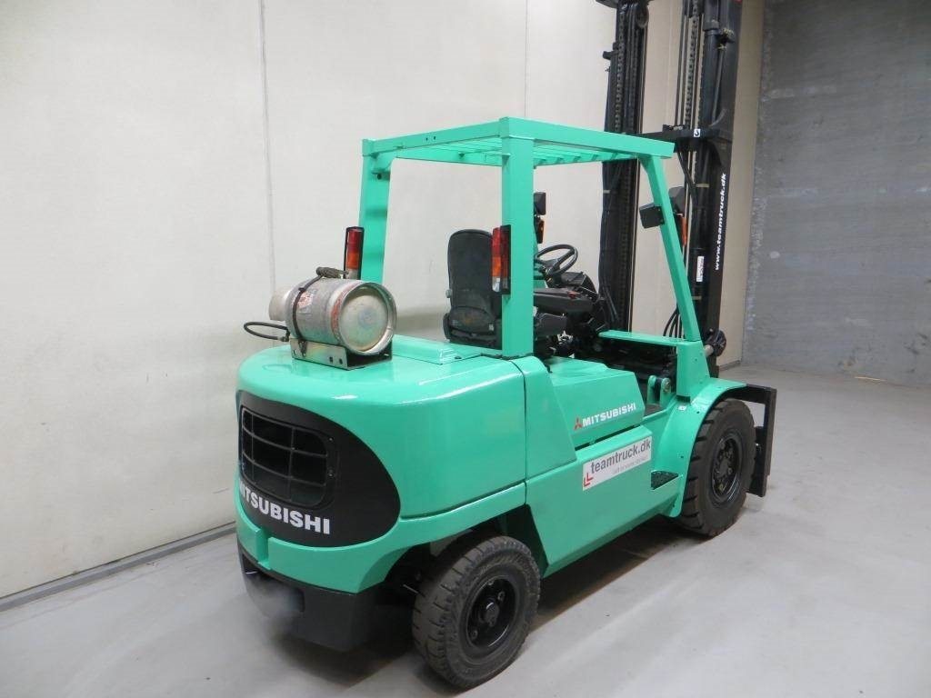 Mitsubishi FG45K2 - رافعة شوكية تعمل بالغاز: صور 4 Mitsubishi FG45K2 - رافعة شوكية تعمل بالغاز: صور 4
